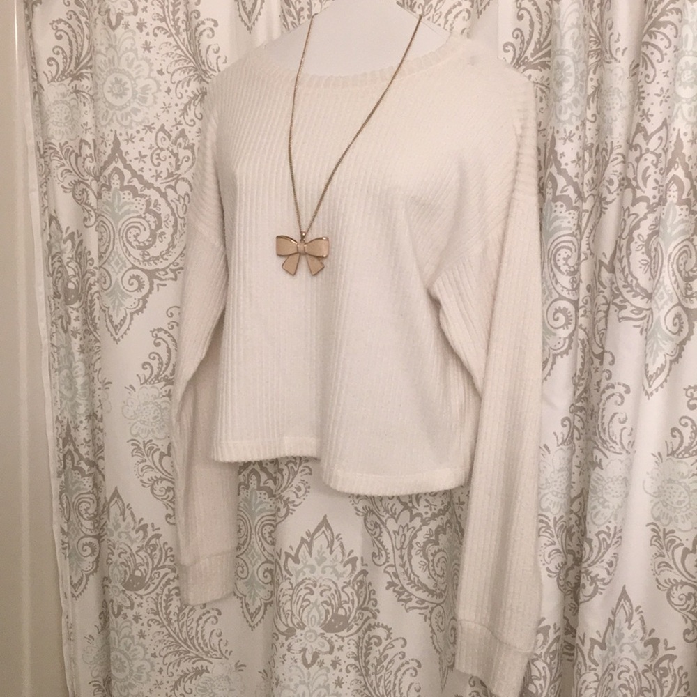 Forever 21 Bow Pendent Necklace